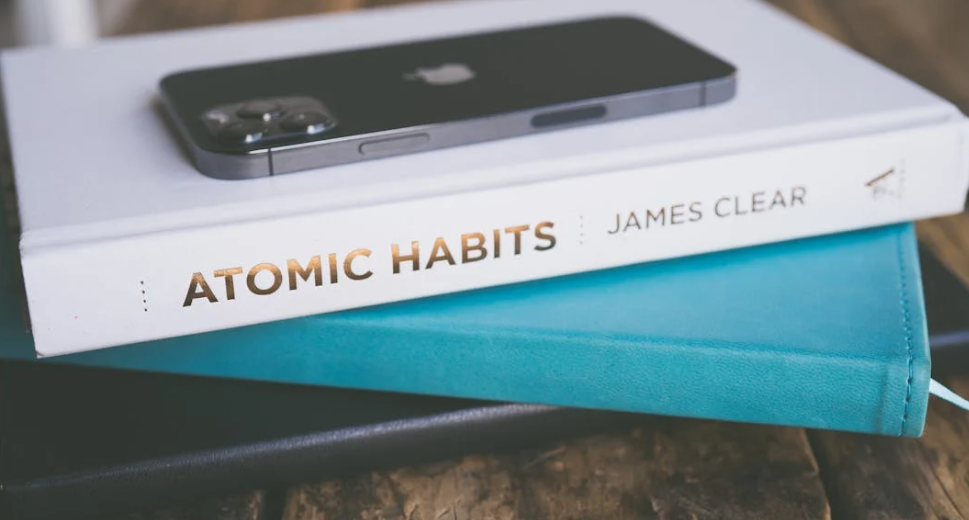 Cómo crear hábitos atómicos en 2026